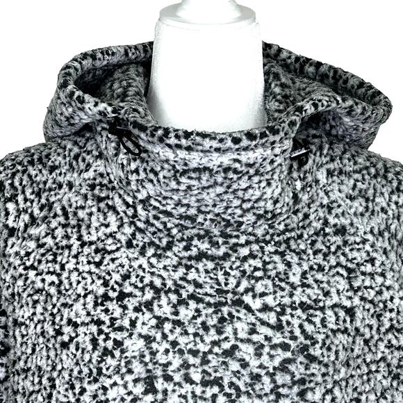 PINK Victoria's Secret Black White Pullover Hoodie Fluffy Popcorn Medium - Picture 2 of 9